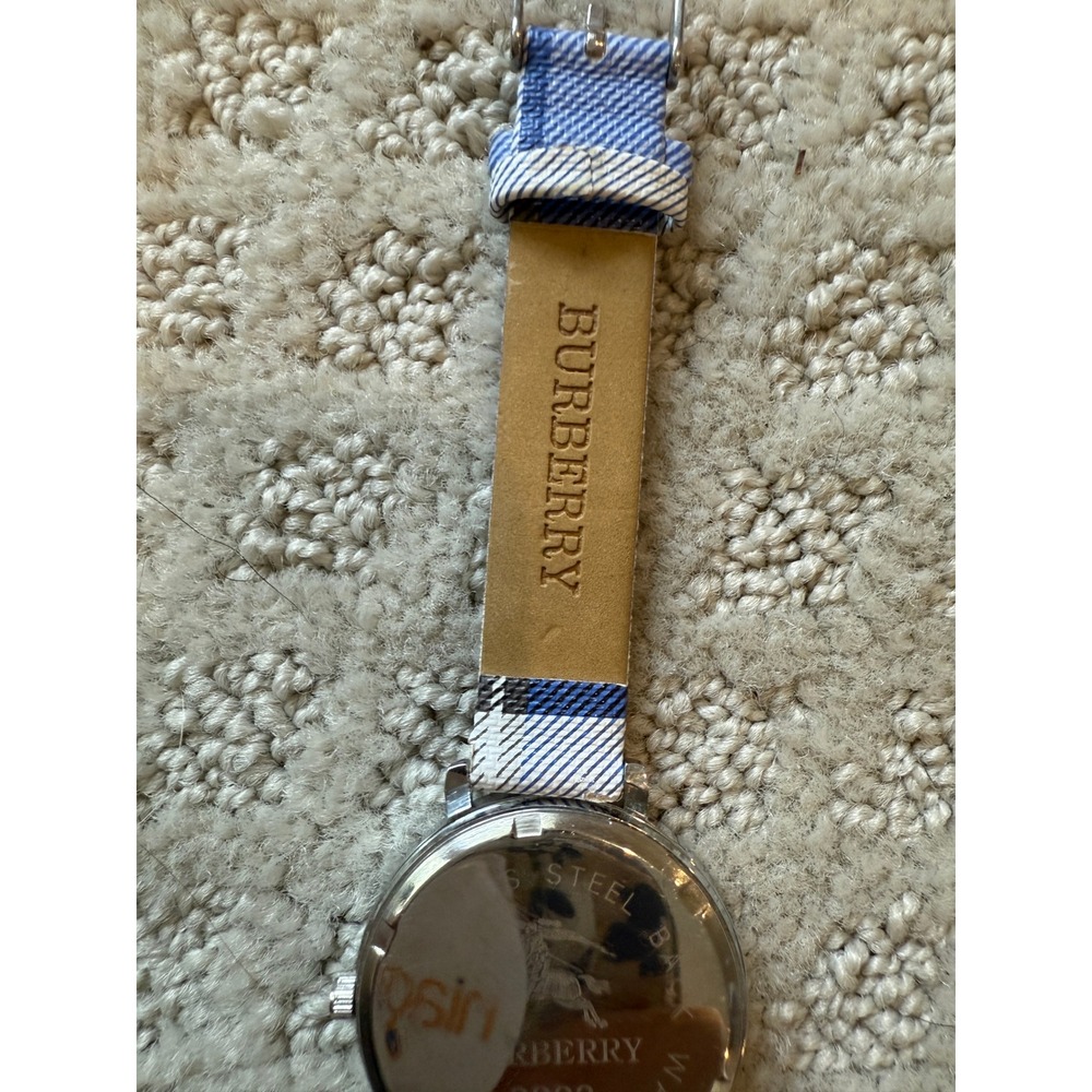 Burberry‎ Swiss Made Watch Blue White Plaid Band Classic Style - Picture 4 of 11